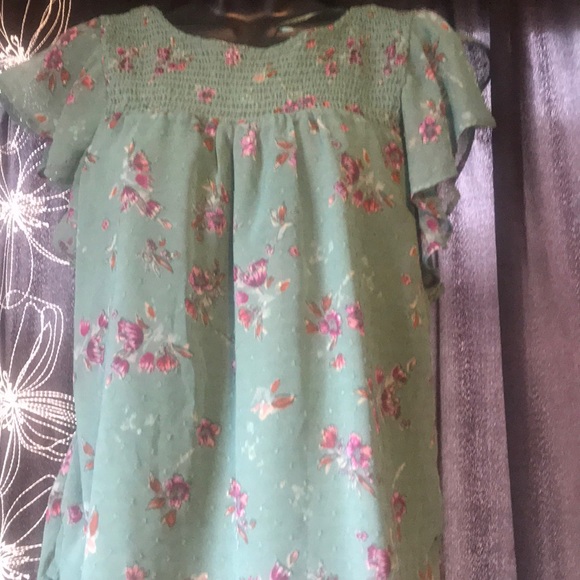 Green Floral Blouse - Picture 3 of 4